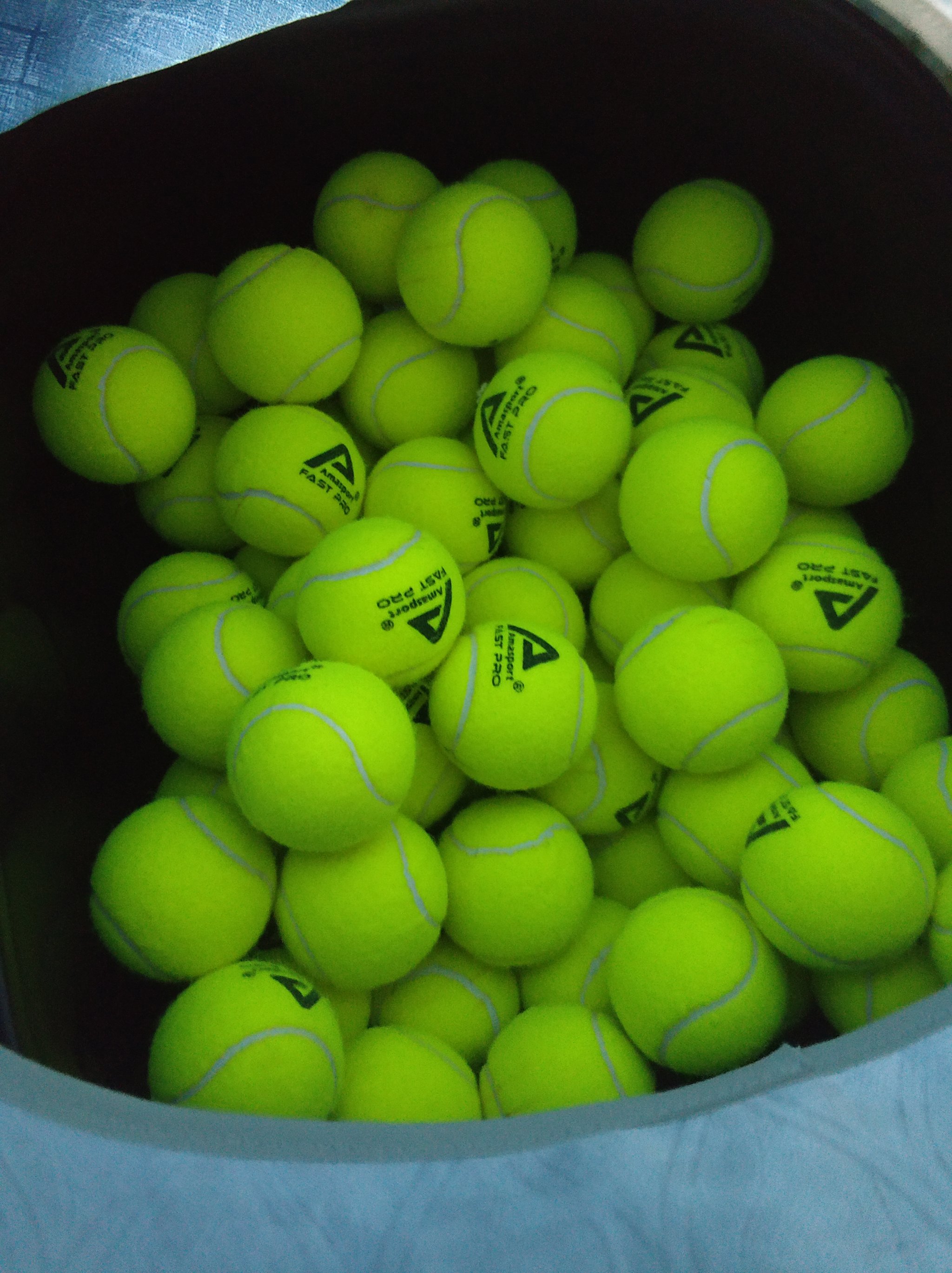 的队友伸出 的队友伸出