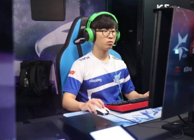 高荣耀的一 高荣耀的一